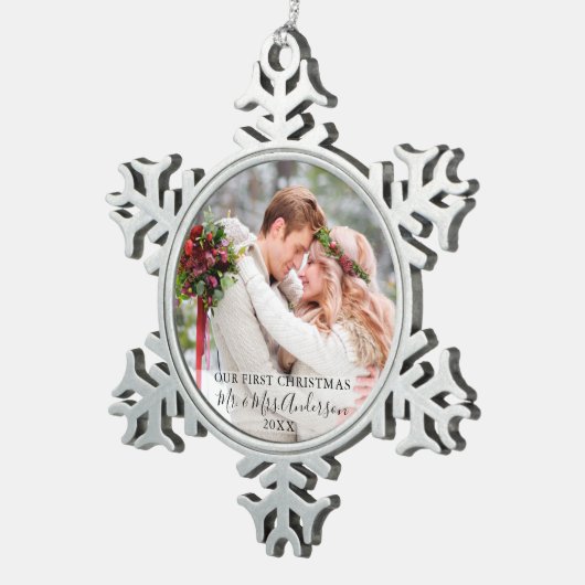 Stijlvol script onze eerste kerstfoto-namen tin sneeuwvlok ornament (Rechts)