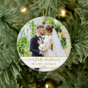 Stijlvol script onze eerste kerstgoud keramisch ornament