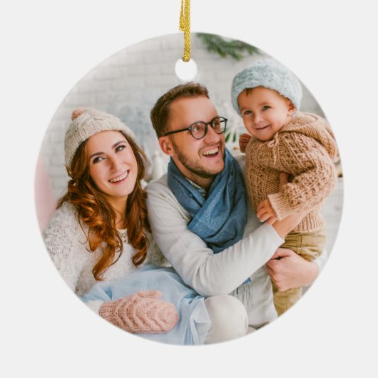 Stijlvol script onze eerste kerstgoudfamilie keramisch ornament (Achterkant)