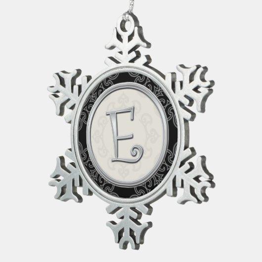Stijlvol Silver Monogram E Kerstmis Tin Sneeuwvlok Ornament (Rechts)