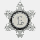 Stijlvol Silver Monogram E Kerstmis Tin Sneeuwvlok Ornament (Voorkant)