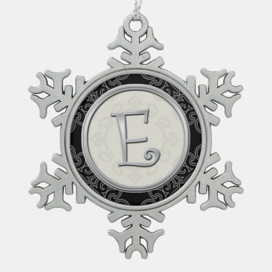 Stijlvol Silver Monogram E Kerstmis Tin Sneeuwvlok Ornament (Voorkant)