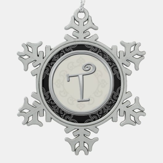 Stijlvol Silver Monogram T Kerstmis Tin Sneeuwvlok Ornament (Voorkant)