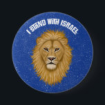 Stijlvol sta ik met Israël. Leeuw van Juda | Blauw Ronde Button 7,6 Cm<br><div class="desc">Deze stijlvolle knop show uw steun voor Israel! Een digitaal geschilderde Leeuw van Juda staat centraal,  samen met de moderne typografie,  "Ik sta met Israël" in het wit. Een getextureerde witte achtergrond over blauw voegt een grunge look toe. *Kunstwerk exclusief gemaakt door Tracey Khalei / Orabella Prints.</div>