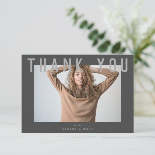 stijlvol voguish grijs afstudeerder foto bedankkaart (Staand voorkant)