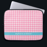 Stijlvol, warm roze houndstooth-patroon laptop sleeve<br><div class="desc">Pas deze laptophoes aan met jouw naam of tekst van uw keuze.
Gevoelig</div>