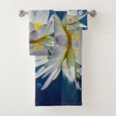 Stijlvol wit Lotus Flower Landscape, Zen Bad Handdoek (Insitu)