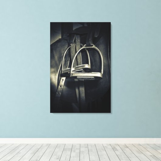Stijlvol zilver Stirrups op het Engelse zadelzadje Canvas Afdruk (Insitu (Houten vloer))