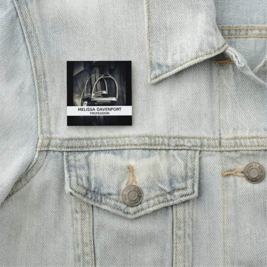 Stijlvol zilver Stirrups op het Engelse zadelzadje Naamplaatje (In situ)