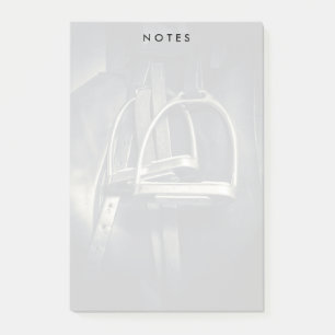 Stijlvol zilver Stirrups op het Engelse zadelzadje Post-it® Notes