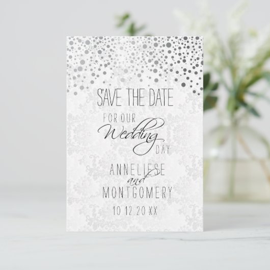 Stijlvol zilveren Confetti Stippen | Witte textuur Save The Date (Staand voorkant)