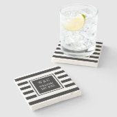 Stijlvol zwart monogram witte streep stenen onderzetter (Zijkant)