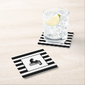 Stijlvol zwart pantherkat — wit modern kartonnen onderzetters (Insitu)