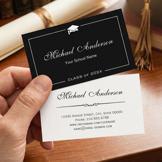 Stijlvol zwart-wit Afstudeerder Pet Afstuderen Contactkaartje