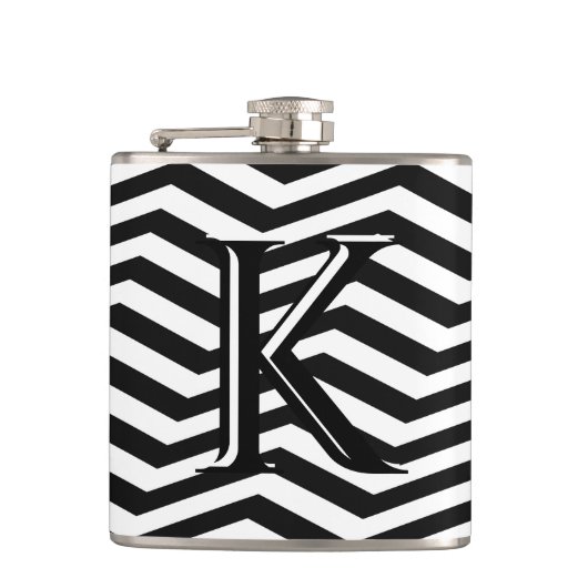 Stijlvol zwart wit Chevron Stripe Monogram Aangepa Heupfles (Voorkant)