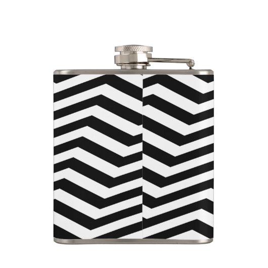 Stijlvol zwart wit Chevron Stripe Monogram Aangepa Heupfles (Achterkant)