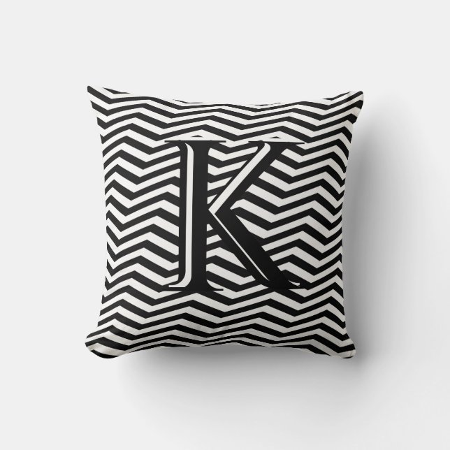 Stijlvol zwart wit Chevron Stripe Monogram Aangepa Kussen (Voorkant)