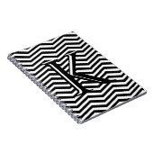 Stijlvol zwart wit Chevron Stripe Monogram Aangepa Notitieboek (Rechterzijde)