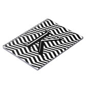 Stijlvol zwart wit Chevron Stripe Monogram Aangepa Notitieboek (Linkerzijde)