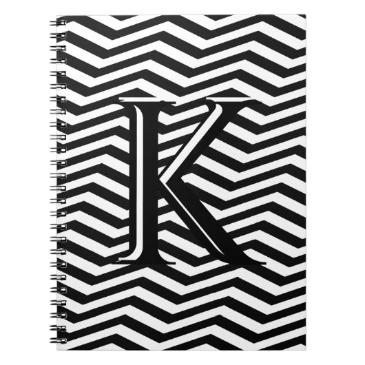Stijlvol zwart wit Chevron Stripe Monogram Aangepa Notitieboek (Voorkant)