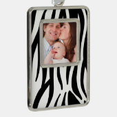 stijlvol, zwart-witzebrapad verzilverd omlijst ornament (Rechts)