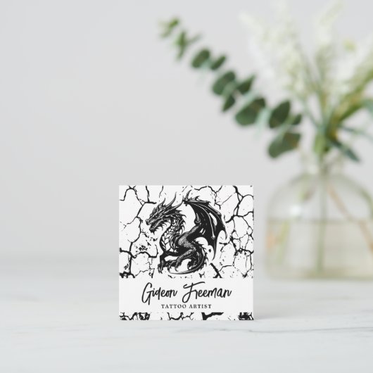 Stijlvolle Black and White Dragon Tattoo Artist Vierkante Visitekaartje (Staand voorkant)