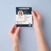 Stijlvolle Blauw Goud Notaris Foto QR Code Marketi Flyer (Hand)