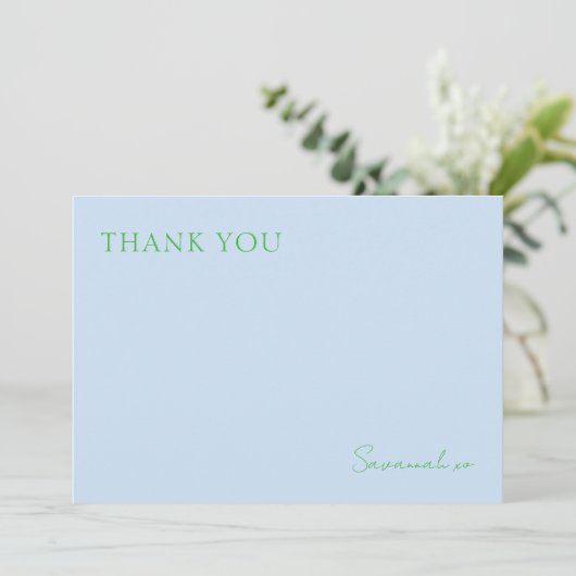 Stijlvolle blauwe groene monogram platte bedankkaa bedankkaart (Staand voorkant)