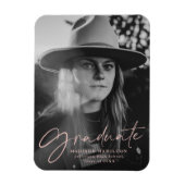Stijlvolle Blush Script Afstuderen Aankondigingsfo Magneet (Verticaal)