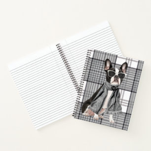 Stijlvolle Boston Terrier-hond en geruite monogram Notitieboek