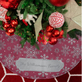 Stijlvolle Bourgondische kerst met elegante sneeuw Kerstboom Rok