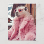 Stijlvolle Capybara in roze bontjas en zonnebril Briefkaart (Voorkant)