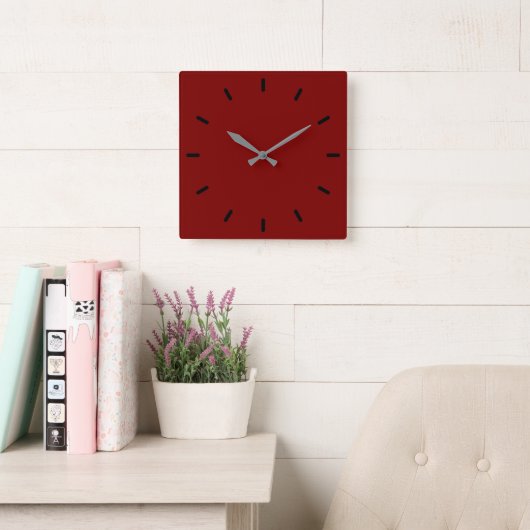 Stijlvolle dieprode wandklok – 10,75" vierkant (Leeskamer)