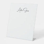 Stijlvolle eenvoudige zwart-wit minimalistische na reclamebord met voetstuk (Voorkant)