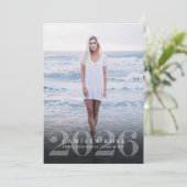 Stijlvolle Elegantie 2025 Afstudeerfoto Uitnodigin Kaart (Staand voorkant)