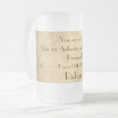 Stijlvolle en humoristische gepersonaliseerde 60e  matglas bierpul (Voorkant links)