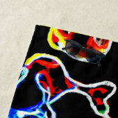 Stijlvolle en kleurrijke neonpatronen strandlaken (In situ)