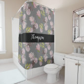 Stijlvolle familie achternaam roze flora grijs en  douchegordijn (In situ)