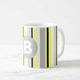 Stijlvolle gele en grijze gestreepte monogram koffiemok