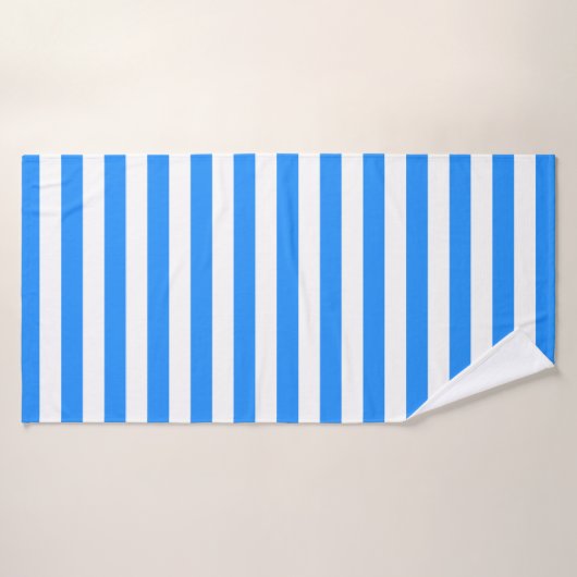 Stijlvolle gestreepte witte en heldere blauwe badhanddoek (Badhanddoek)
