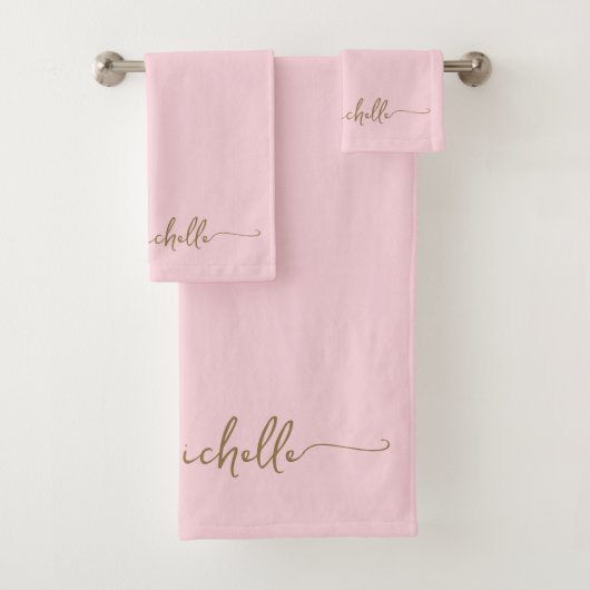 Stijlvolle Gouden Monogram Naam Script Blush Pink Bad Handdoek (Insitu)