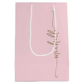 Stijlvolle gouden monogram naam script roze rood medium cadeauzakje (Achterkant)