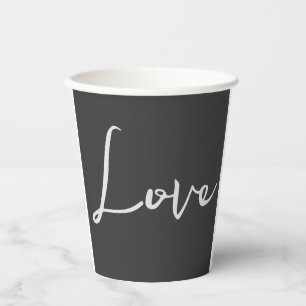 Stijlvolle grijze achtergrond liefde bruiloft papieren bekers