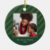 Stijlvolle Groene Streep Eenvoudige Foto Kerstmis Keramisch Ornament (Voorkant)