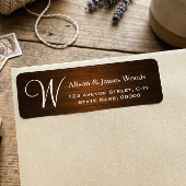 Stijlvolle houtnergbiek voor monogram-huwelijk etiket