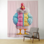 Stijlvolle Kip in Kleurrijke Winter Puffer Jas Wandkleed (In situ)