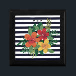 Stijlvolle, kleurrijke Floral op zwarte en witte s Cadeaudoosje<br><div class="desc">Moderne strepen en florale tas met optioneel monogram.</div>
