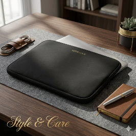 Stijlvolle laptophoes met opdruk van eigen naam laptop sleeve