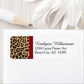 Stijlvolle luipaard print en rood accent etiket (Insitu)