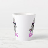 Stijlvolle Maltese hond met roze zonnebril Latte Mok (Voorkant)